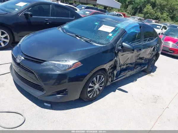 5YFBURHE2HP662035 2017 TOYOTA COROLLA - Image 2