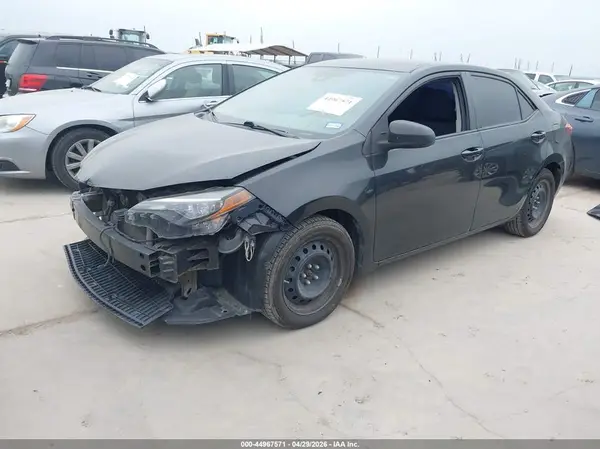 5YFBURHE2HP664755 2017 TOYOTA COROLLA - Image 2