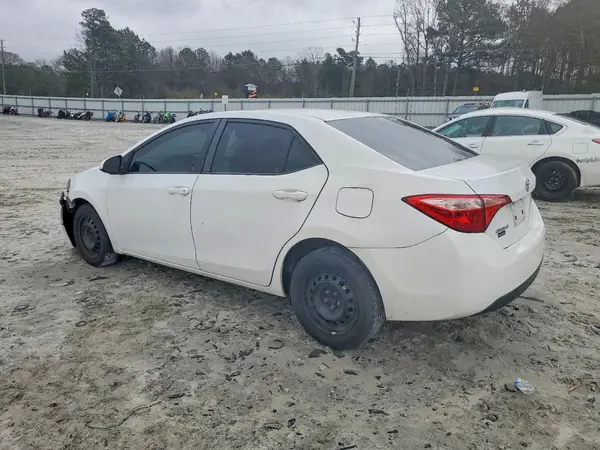5YFBURHE2HP668062 2017 TOYOTA COROLLA - Image 2