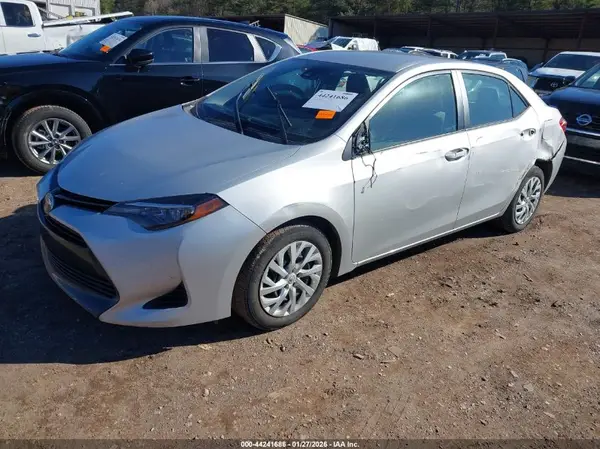 5YFBURHE2HP668918 2017 TOYOTA COROLLA - Image 2