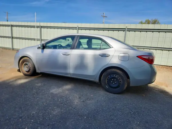 5YFBURHE2HP669518 2017 TOYOTA COROLLA - Image 2