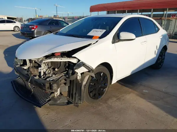 5YFBURHE2HP671088 2017 TOYOTA COROLLA - Image 2