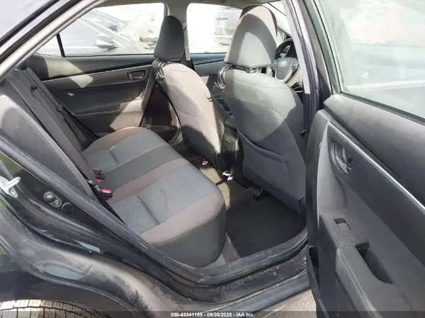 5YFBURHE2HP671866 2017 TOYOTA COROLLA - Image 8