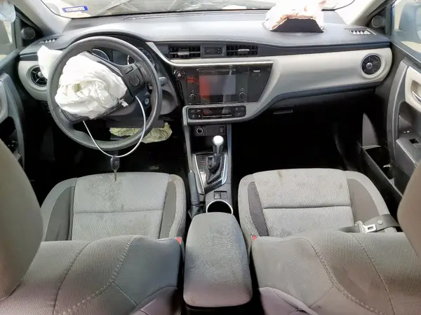 5YFBURHE2HP673813 2017 TOYOTA COROLLA - Image 8