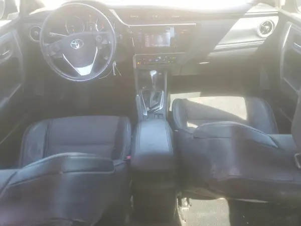 5YFBURHE2HP675061 2017 TOYOTA COROLLA - Image 8