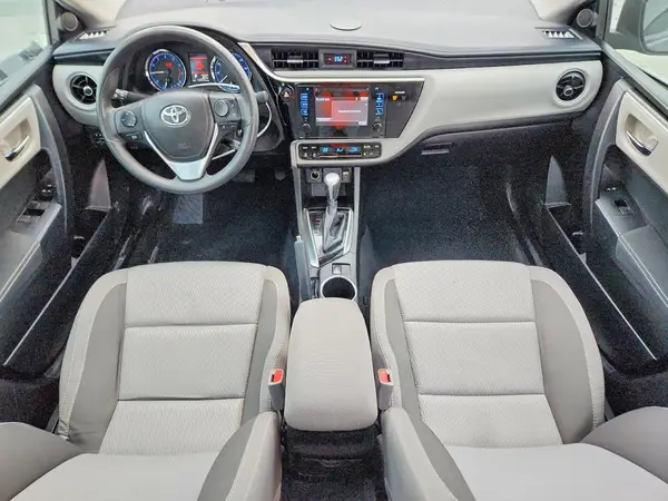 5YFBURHE2HP675593 2017 TOYOTA COROLLA - Image 8