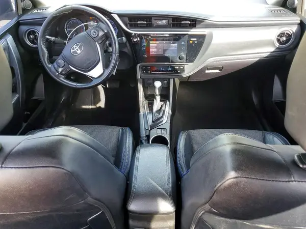 5YFBURHE2HP675769 2017 TOYOTA COROLLA - Image 8