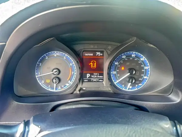 5YFBURHE2HP676808 2017 TOYOTA COROLLA - Image 8