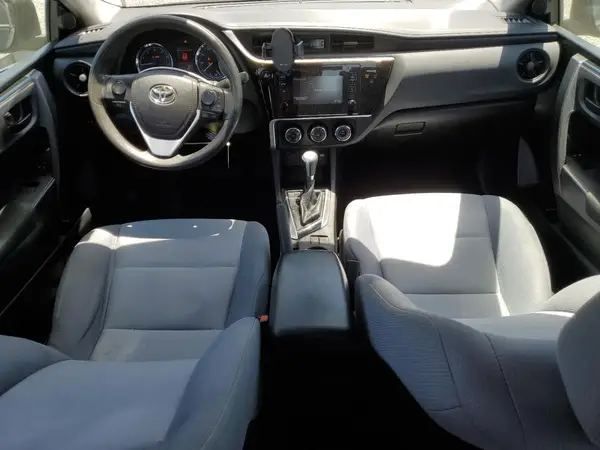 5YFBURHE2HP677862 2017 TOYOTA COROLLA - Image 8