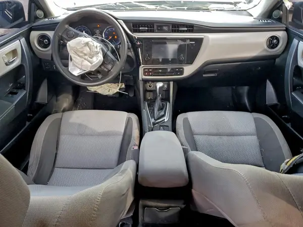 5YFBURHE2HP678123 2017 TOYOTA COROLLA - Image 8