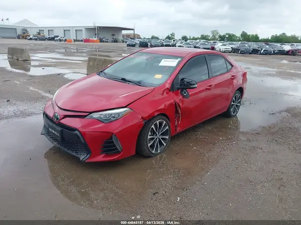 5YFBURHE2HP678171 2017 TOYOTA COROLLA - Image 2