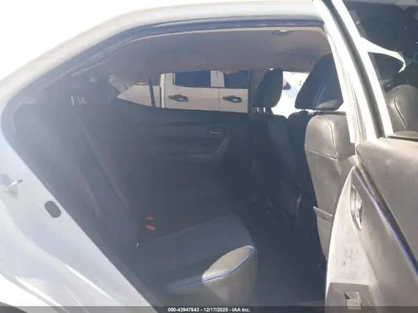 5YFBURHE2HP678235 2017 TOYOTA COROLLA - Image 8