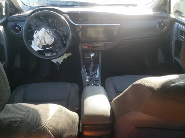5YFBURHE2HP679109 2017 TOYOTA COROLLA - Image 8