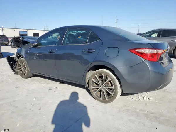 5YFBURHE2HP679532 2017 TOYOTA COROLLA - Image 2