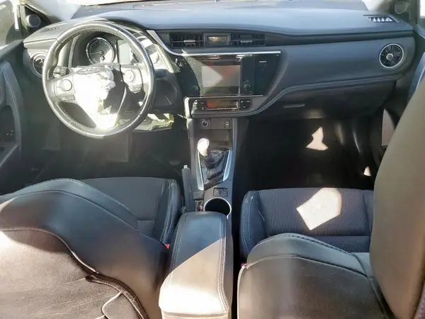 5YFBURHE2HP679532 2017 TOYOTA COROLLA - Image 8