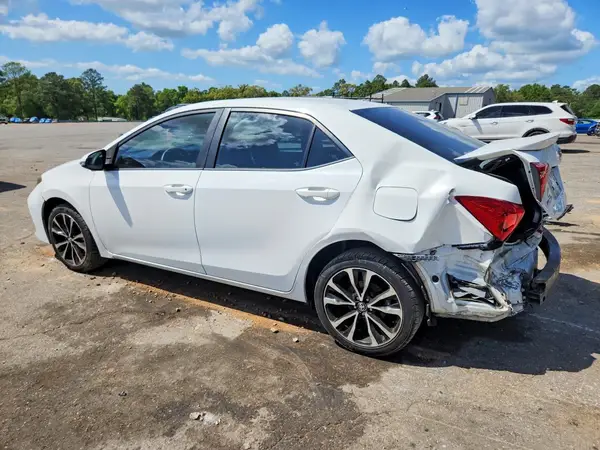 5YFBURHE2HP680809 2017 TOYOTA COROLLA - Image 2