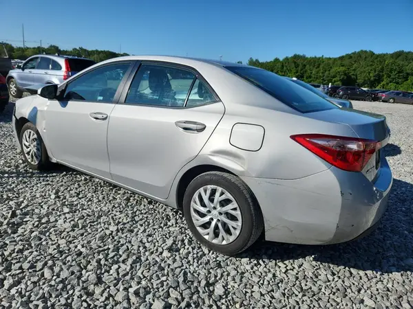 5YFBURHE2HP685430 2017 TOYOTA COROLLA - Image 2