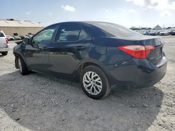 5YFBURHE2HP686397 2017 TOYOTA COROLLA - Image 2