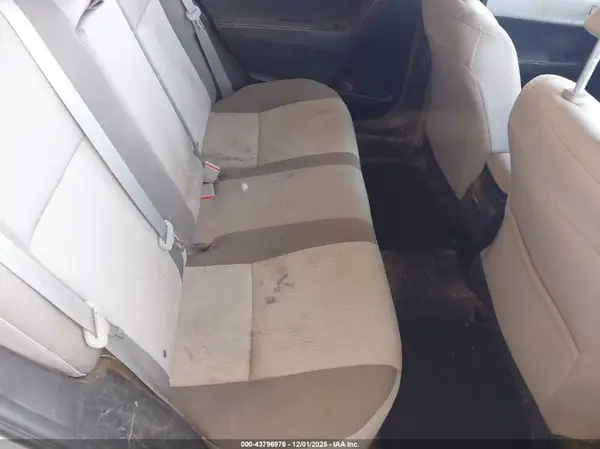 5YFBURHE2HP686576 2017 TOYOTA COROLLA - Image 8
