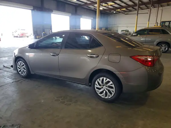 5YFBURHE2HP687016 2017 TOYOTA COROLLA - Image 2