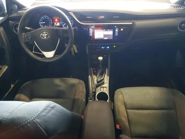5YFBURHE2HP687016 2017 TOYOTA COROLLA - Image 8