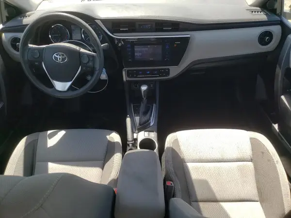 5YFBURHE2HP688926 2017 TOYOTA COROLLA - Image 8