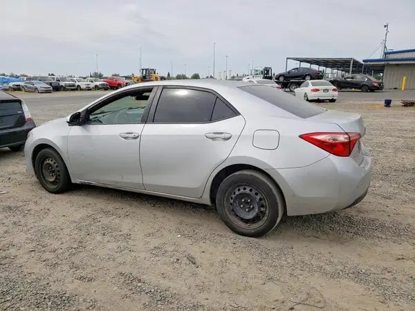 5YFBURHE2HP688960 2017 TOYOTA COROLLA - Image 2