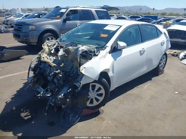 5YFBURHE2HP693429 2017 TOYOTA COROLLA - Image 2