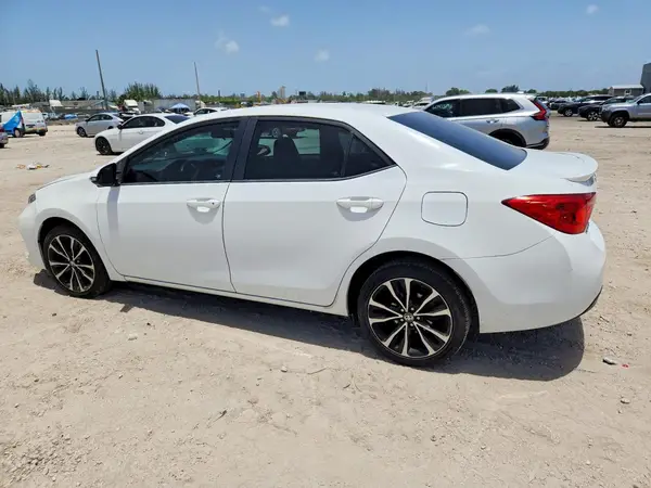5YFBURHE2HP695522 2017 TOYOTA COROLLA - Image 2
