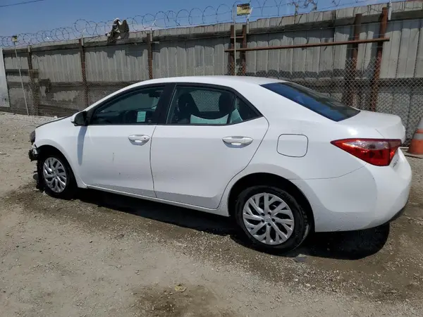 5YFBURHE2HP696038 2017 TOYOTA COROLLA - Image 2