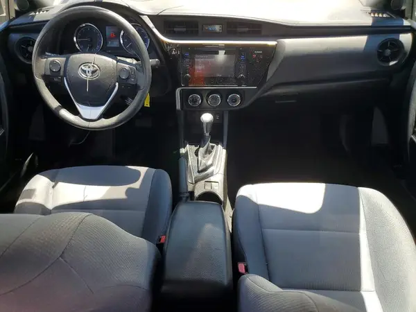 5YFBURHE2HP698842 2017 TOYOTA COROLLA - Image 8