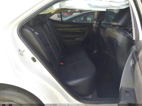 5YFBURHE2HP701836 2017 TOYOTA COROLLA - Image 8