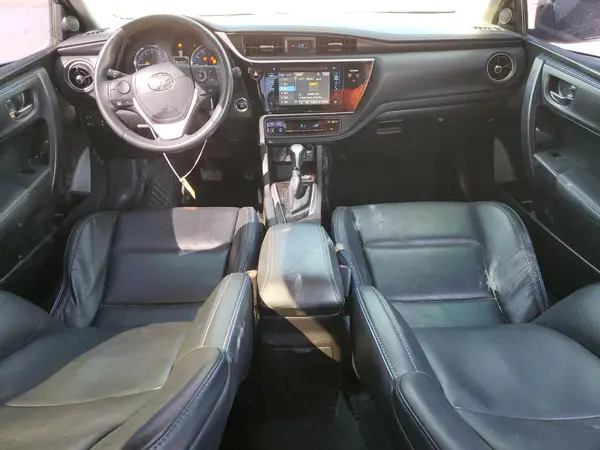 5YFBURHE2HP701867 2017 TOYOTA COROLLA - Image 8