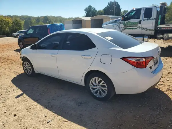 5YFBURHE2HP703425 2017 TOYOTA COROLLA - Image 2