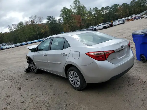 5YFBURHE2HP704218 2017 TOYOTA COROLLA - Image 2