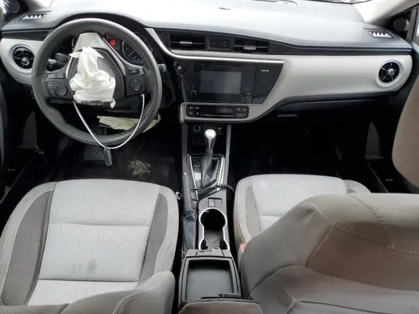 5YFBURHE2HP704218 2017 TOYOTA COROLLA - Image 8