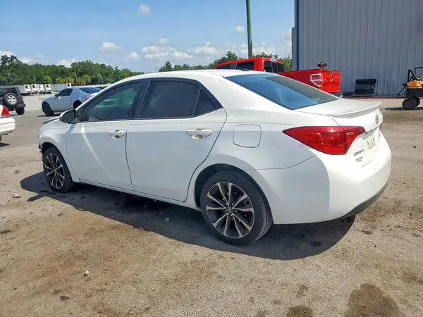 5YFBURHE2HP705191 2017 TOYOTA COROLLA - Image 2