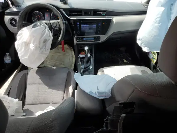 5YFBURHE2HP707829 2017 TOYOTA COROLLA - Image 8