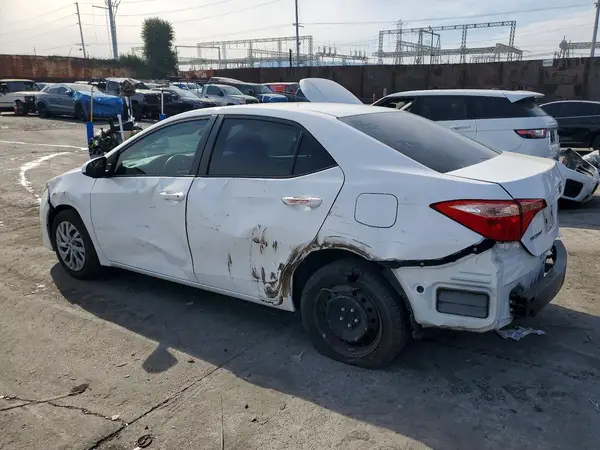 5YFBURHE2HP710553 2017 TOYOTA COROLLA - Image 2