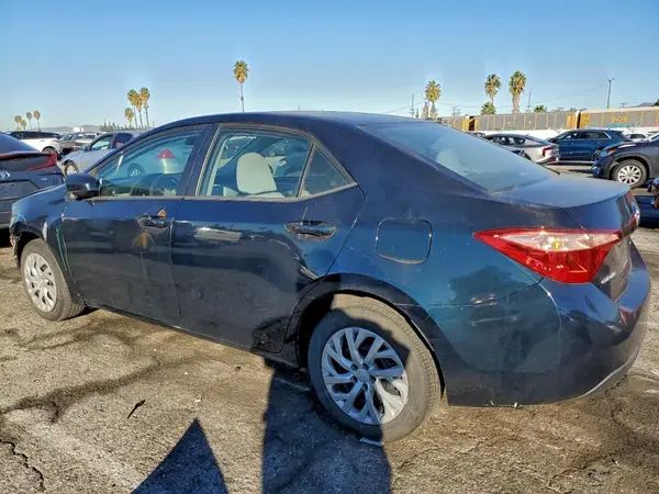 5YFBURHE2HP711041 2017 TOYOTA COROLLA - Image 2