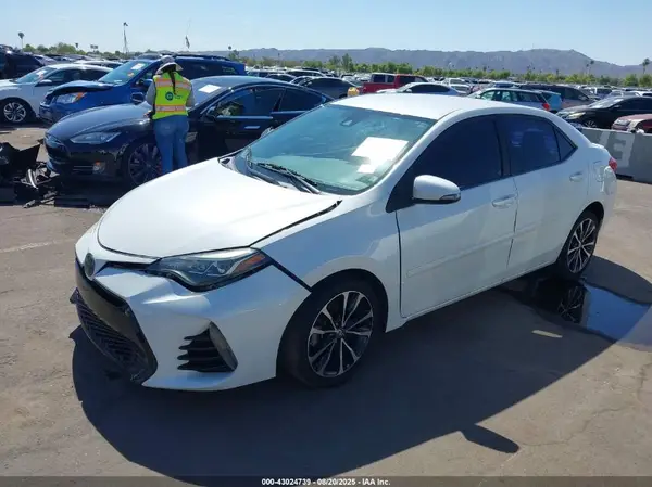 5YFBURHE2HP715249 2017 TOYOTA COROLLA - Image 2