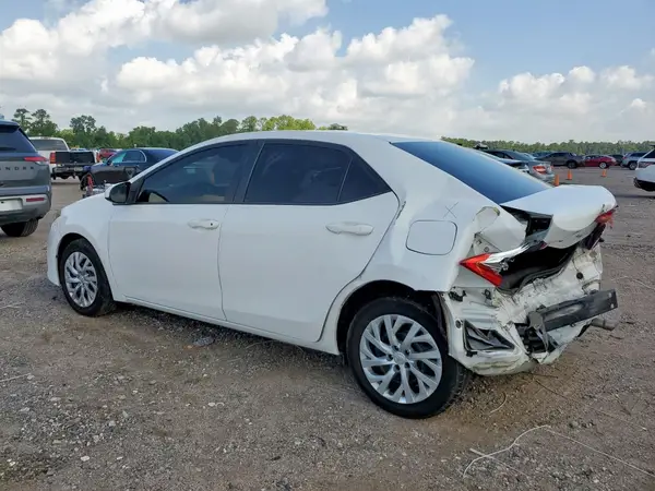 5YFBURHE2HP716353 2017 TOYOTA COROLLA - Image 2