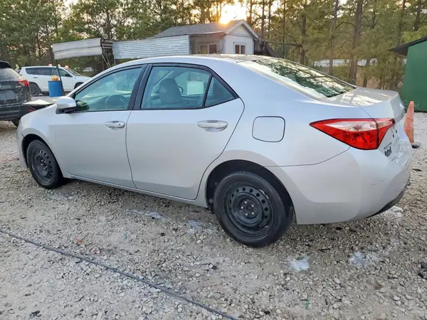 5YFBURHE2HP716837 2017 TOYOTA COROLLA - Image 2
