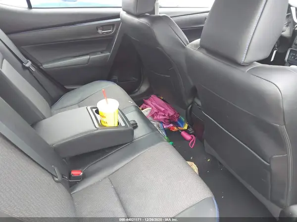 5YFBURHE2HP716997 2017 TOYOTA COROLLA - Image 8