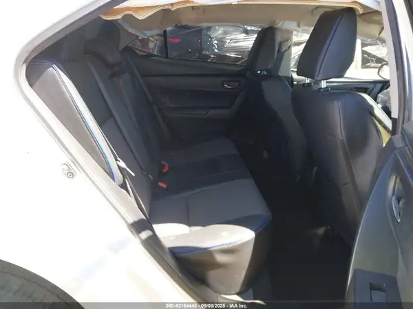 5YFBURHE2HP717485 2017 TOYOTA COROLLA - Image 8