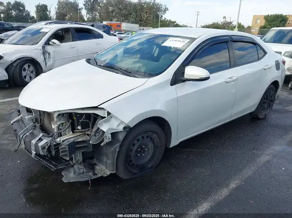 5YFBURHE2HP719589 2017 TOYOTA COROLLA - Image 2