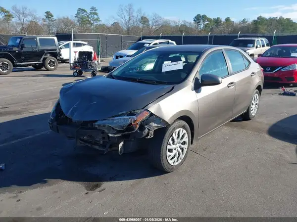 5YFBURHE2HP722637 2017 TOYOTA COROLLA - Image 2
