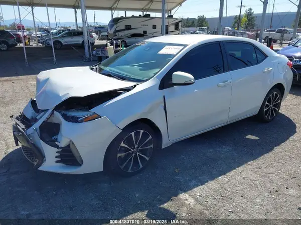 5YFBURHE2HP726560 2017 TOYOTA COROLLA - Image 2