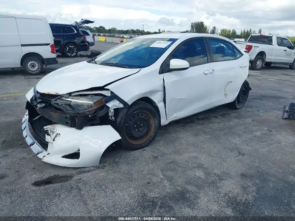 5YFBURHE2HP726803 2017 TOYOTA COROLLA - Image 2