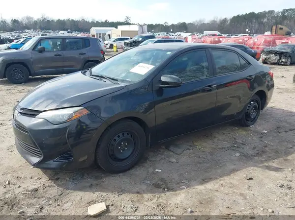 5YFBURHE2HP727093 2017 TOYOTA COROLLA - Image 2